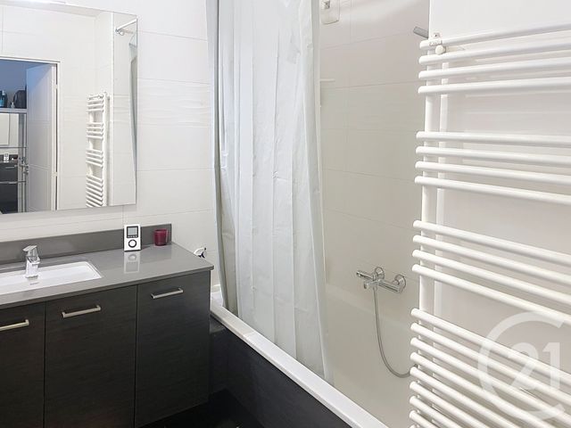 Appartement F3 à vendre - 3 pièces - 65.4 m2 - PUTEAUX - 92 - ILE-DE-FRANCE - Century 21 Cayla Immobilier