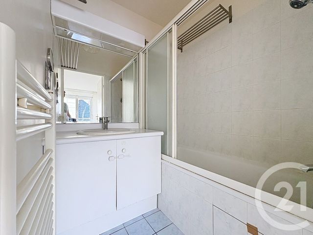 Appartement à vendre - 2 pièces - 50.06 m2 - PUTEAUX - 92 - ILE-DE-FRANCE - Century 21 Cayla Immobilier