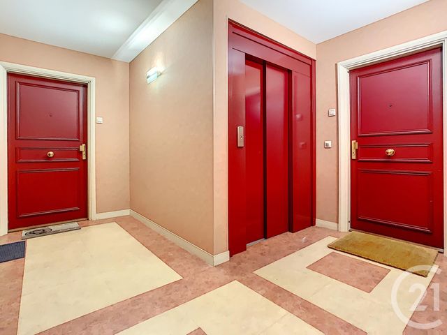 Appartement à vendre - 2 pièces - 50.06 m2 - PUTEAUX - 92 - ILE-DE-FRANCE - Century 21 Cayla Immobilier