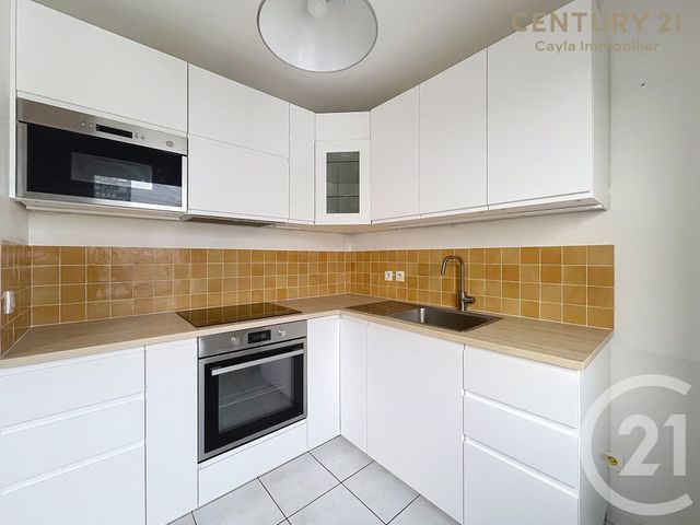 Appartement F2 à louer - 2 pièces - 45.3 m2 - PUTEAUX - 92 - ILE-DE-FRANCE - Century 21 Cayla Immobilier