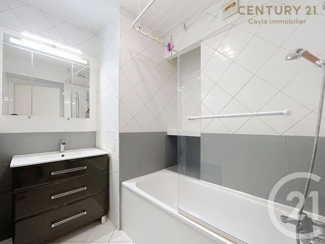 Appartement à louer - 2 pièces - 40.17 m2 - PUTEAUX - 92 - ILE-DE-FRANCE - Century 21 Cayla Immobilier