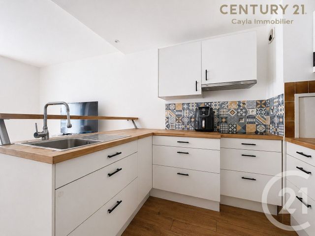 Appartement F1 à louer - 1 pièce - 31.04 m2 - COURBEVOIE - 92 - ILE-DE-FRANCE - Century 21 Cayla Immobilier