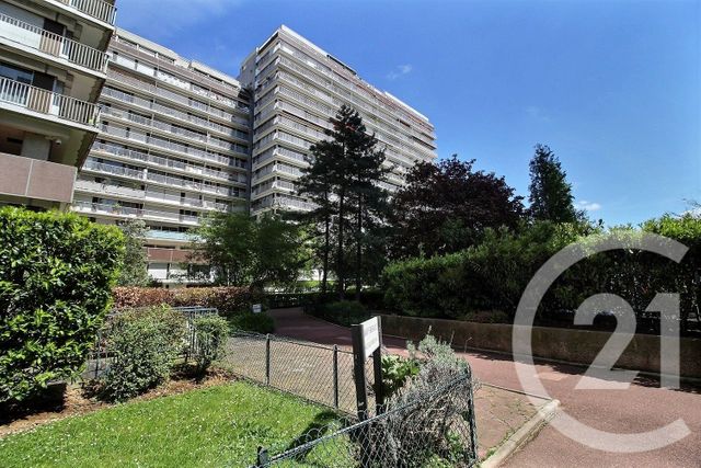 Appartement F2 à louer - 2 pièces - 47.0 m2 - PUTEAUX - 92 - ILE-DE-FRANCE - Century 21 Cayla Immobilier