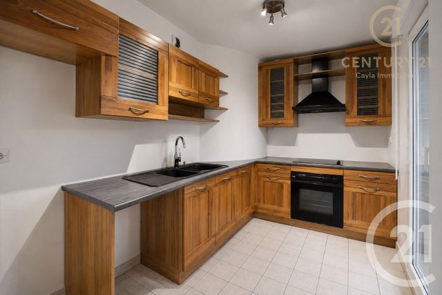 Appartement F2 à louer - 2 pièces - 49.02 m2 - PUTEAUX - 92 - ILE-DE-FRANCE - Century 21 Cayla Immobilier