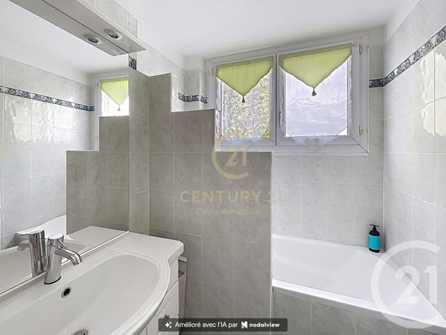 Appartement F3 à vendre - 3 pièces - 52.76 m2 - NANTERRE - 92 - ILE-DE-FRANCE - Century 21 Cayla Immobilier