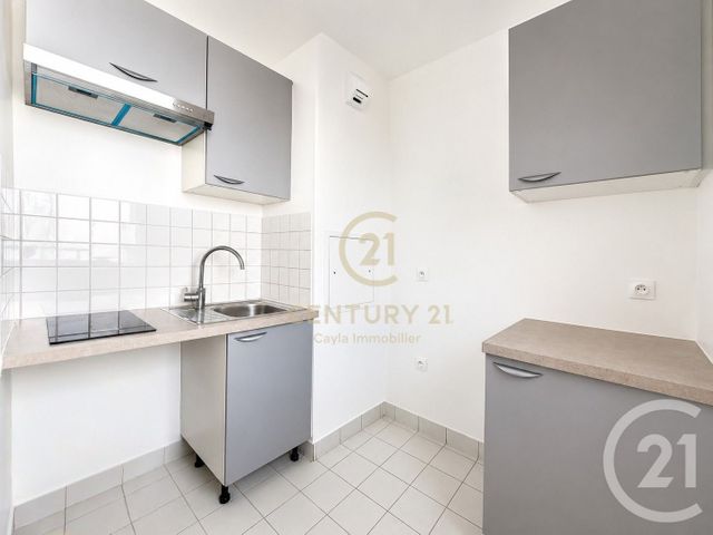 Appartement F1 à louer - 1 pièce - 29.72 m2 - PUTEAUX - 92 - ILE-DE-FRANCE - Century 21 Cayla Immobilier