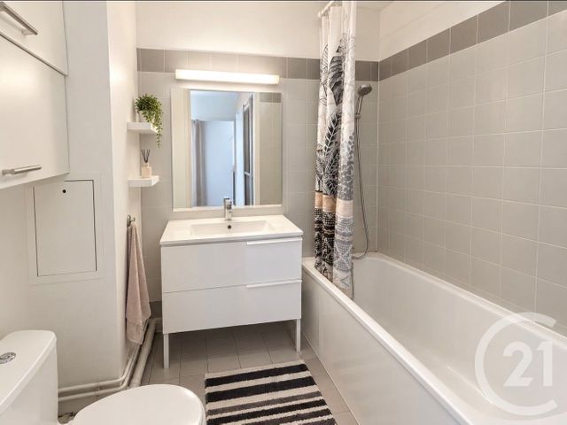 Appartement F2 à louer - 2 pièces - 49.51 m2 - PUTEAUX - 92 - ILE-DE-FRANCE - Century 21 Cayla Immobilier