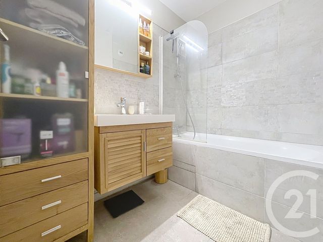 Appartement F3 à vendre - 3 pièces - 69.03 m2 - PUTEAUX - 92 - ILE-DE-FRANCE - Century 21 Cayla Immobilier